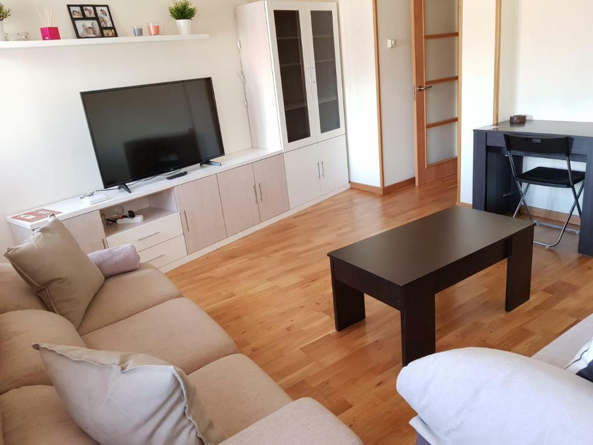 Apartamento Las Navas Лас Навас дел Маркес Екстериор снимка